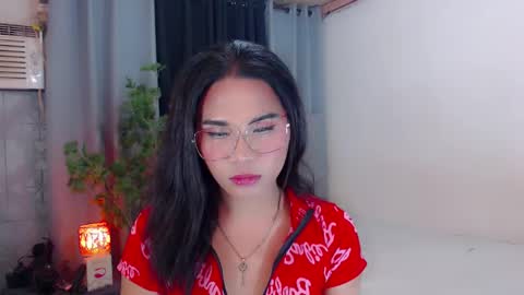 misstrishontop online show from January 2025 07:13:02 PM