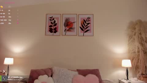 Snapshot of missvaleriaa chatting on April 2026 12:43:02 PM Valeria Davila online show from April 2026 12:43:02 PM