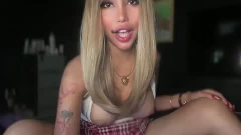 Divine Olga  online show from February 2025 06:20:01 PM