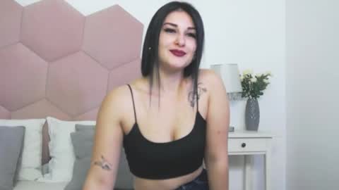 Snapshot of missyross_ chatting on April 2026 06:56:02 AM Elly online show from April 2026 06:56:02 AM