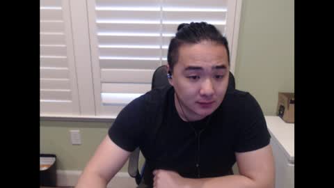 Snapshot of misterlionking chatting on January 2025 11:58:02 PM Eric online show from January 2025 11:58:02 PM