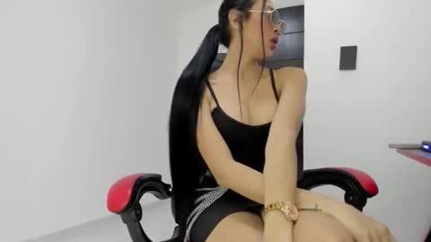 Snapshot of mistress_findom chatting on May 2026 06:19:02 AM mistress_findom online show from May 2026 06:19:02 AM