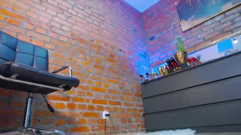 Snapshot of mistress_milana_ chatting on January 2025 05:44:01 PM mistress_milana_ online show from January 2025 05:44:01 PM