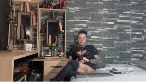 Snapshot of mistress_mirybossy chatting on December 2024 01:47:02 AM Mistress Mirybossy online show from December 2024 01:47:02 AM