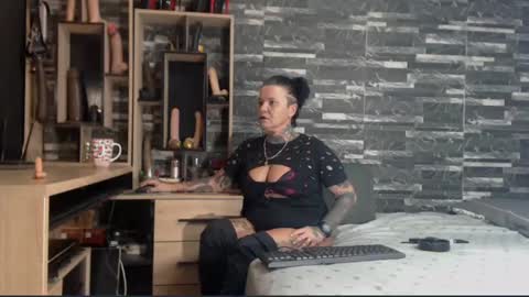 Snapshot of mistress_mirybossy chatting on December 2024 06:10:02 AM Mistress Mirybossy online show from December 2024 06:10:02 AM