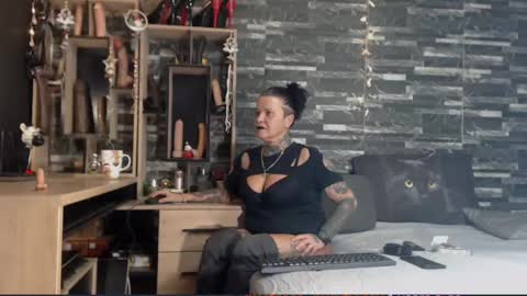 Snapshot of mistress_mirybossy chatting on December 2024 01:53:02 AM Mistress Mirybossy online show from December 2024 01:53:02 AM