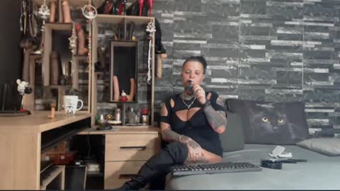 Snapshot of mistress_mirybossy chatting on December 2024 03:40:02 AM Mistress Mirybossy online show from December 2024 03:40:02 AM