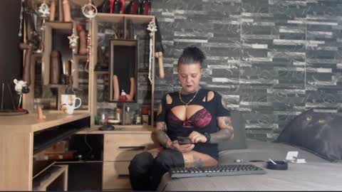 Snapshot of mistress_mirybossy chatting on December 2024 11:27:02 PM Mistress Mirybossy online show from December 2024 11:27:02 PM