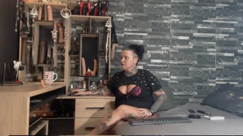 Snapshot of mistress_mirybossy chatting on December 2024 09:17:02 AM Mistress Mirybossy online show from December 2024 09:17:02 AM