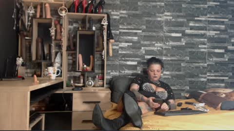 Snapshot of mistress_mirybossy chatting on January 2025 03:20:02 AM Mistress Mirybossy online show from January 2025 03:20:02 AM
