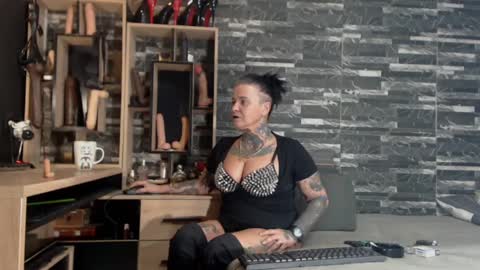 Snapshot of mistress_mirybossy chatting on January 2025 04:36:01 AM Mistress Mirybossy online show from January 2025 04:36:01 AM