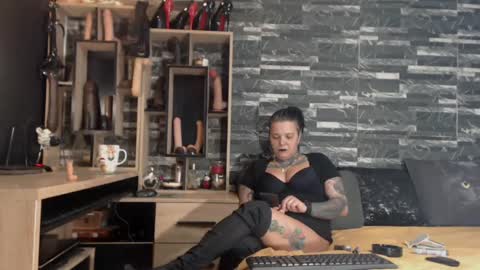 Snapshot of mistress_mirybossy chatting on February 2025 07:07:01 AM Mistress Mirybossy online show from February 2025 07:07:01 AM