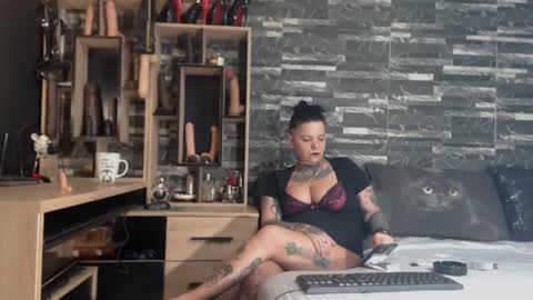 Snapshot of mistress_mirybossy chatting on February 2025 05:37:01 AM Mistress Mirybossy online show from February 2025 05:37:01 AM