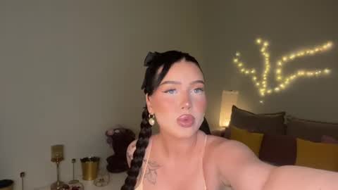 Snapshot of mistress_of_hearts chatting on July 2026 02:09:02 PM Mia online show from July 2026 02:09:02 PM