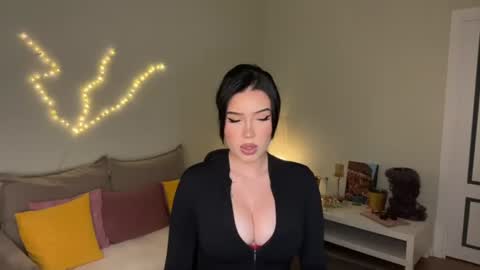 Snapshot of mistress_of_hearts chatting on July 2026 02:01:02 PM Mia online show from July 2026 02:01:02 PM