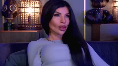 Elenia online show from March 2026 12:27:01 PM