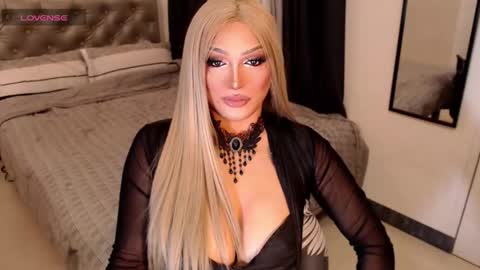 Snapshot of mistressemeraldxx chatting on November 2025 04:11:01 AM Ms Ems online show from November 2025 04:11:01 AM