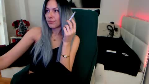 Snapshot of mistressevelyn_ chatting on December 2024 05:56:01 AM MistressEvelyn online show from December 2024 05:56:01 AM