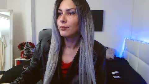 Snapshot of mistressevelyn_ chatting on January 2025 05:34:01 AM MistressEvelyn online show from January 2025 05:34:01 AM