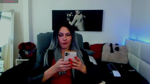 Snapshot of mistressevelyn_ chatting on January 2025 12:28:02 PM MistressEvelyn online show from January 2025 12:28:02 PM