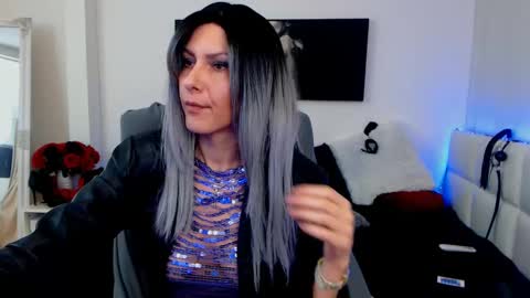 Snapshot of mistressevelyn_ chatting on February 2025 05:26:02 AM MistressEvelyn online show from February 2025 05:26:02 AM