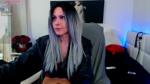 Snapshot of mistressevelyn_ chatting on February 2025 04:48:02 AM MistressEvelyn online show from February 2025 04:48:02 AM