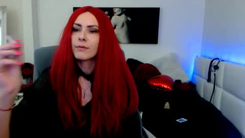 Snapshot of mistressevelyn_ chatting on March 2025 08:23:02 AM MistressEvelyn online show from March 2025 08:23:02 AM