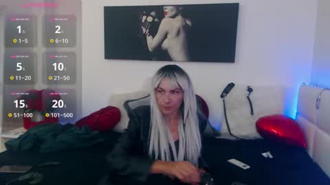 Snapshot of mistressevelyn_ chatting on September 2025 06:56:02 AM MistressEvelyn online show from September 2025 06:56:02 AM