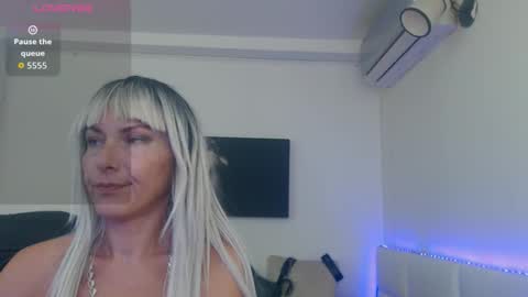 Snapshot of mistressevelyn_ chatting on September 2025 07:19:02 PM MistressEvelyn online show from September 2025 07:19:02 PM