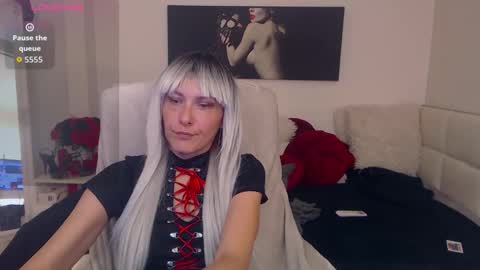 Snapshot of mistressevelyn_ chatting on October 2025 05:41:02 AM MistressEvelyn online show from October 2025 05:41:02 AM