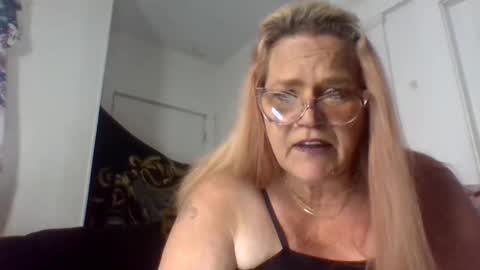 Snapshot of mistressmich623603 chatting on October 2025 04:19:02 PM thick playful mistress new mature hornygranny online show from October 2025 04:19:02 PM