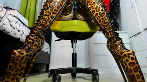 Snapshot of mistresstiffany69 chatting on September 2025 06:59:02 AM Tiffany online show from September 2025 06:59:02 AM