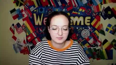 Snapshot of mistyrosee chatting on October 2025 01:29:01 PM Aria online show from October 2025 01:29:01 PM