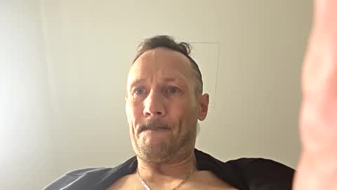 Snapshot of mitzio11 chatting on December 2025 04:30:02 AM Mitzio11 online show from December 2025 04:30:02 AM