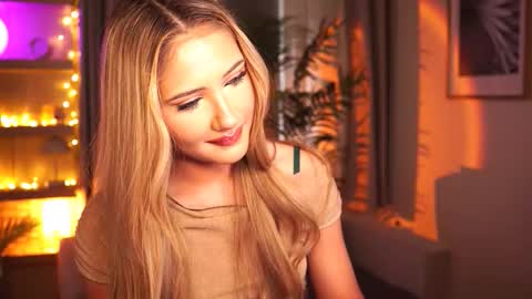 Miu Meow online show from October 2025 12:37:01 PM