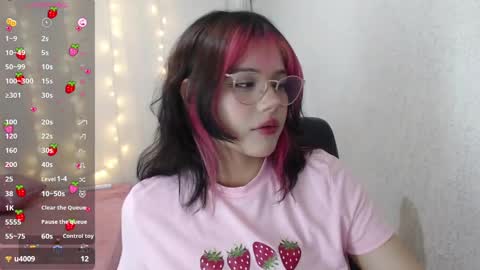 Snapshot of mixie_cute chatting on January 2025 08:45:01 PM mixie_cute online show from January 2025 08:45:01 PM