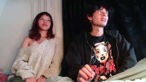 Snapshot of mixipeach chatting on February 2026 03:39:01 AM Naomi and Nekorii online show from February 2026 03:39:01 AM