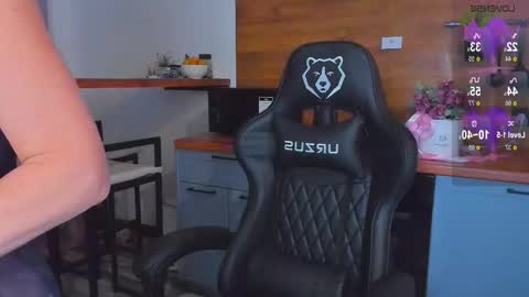 Miya online show from December 2025 03:06:01 PM