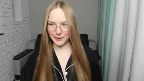 Miya online show from January 2025 10:17:02 AM