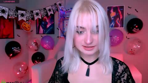 Snapshot of miya_shine chatting on October 2025 07:02:01 PM U dream online show from October 2025 07:02:01 PM