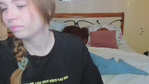 Miya online show from April 2026 01:22:01 AM