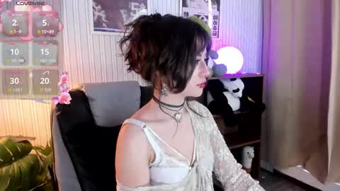 Snapshot of miyuki_wolf chatting on October 2025 08:33:02 PM miyuki_wolf online show from October 2025 08:33:02 PM