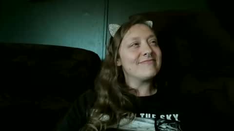 Snapshot of miztrezk chatting on November 2025 07:37:01 PM miztrezk online show from November 2025 07:37:01 PM