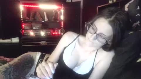 Mizz Bonez online show from February 2026 04:00:01 AM