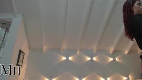 mizzhell_ online show from October 2025 12:38:01 PM