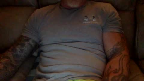 Snapshot of mjg175 chatting on December 2024 01:09:01 PM SexyRed online show from December 2024 01:09:01 PM