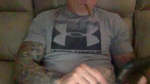 Snapshot of mjg175 chatting on January 2025 06:01:02 PM SexyRed online show from January 2025 06:01:02 PM