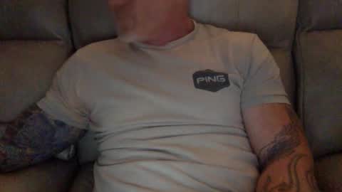 Snapshot of mjg175 chatting on February 2025 06:10:01 PM SexyRed online show from February 2025 06:10:01 PM