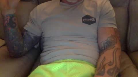 Snapshot of mjg175 chatting on February 2025 05:54:01 PM SexyRed online show from February 2025 05:54:01 PM