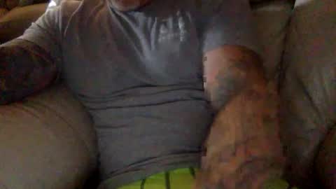 Snapshot of mjg175 chatting on January 2026 05:37:01 PM SexyRed online show from January 2026 05:37:01 PM